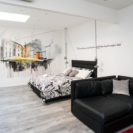 La Viscontea Apartment Леко Екстериор снимка