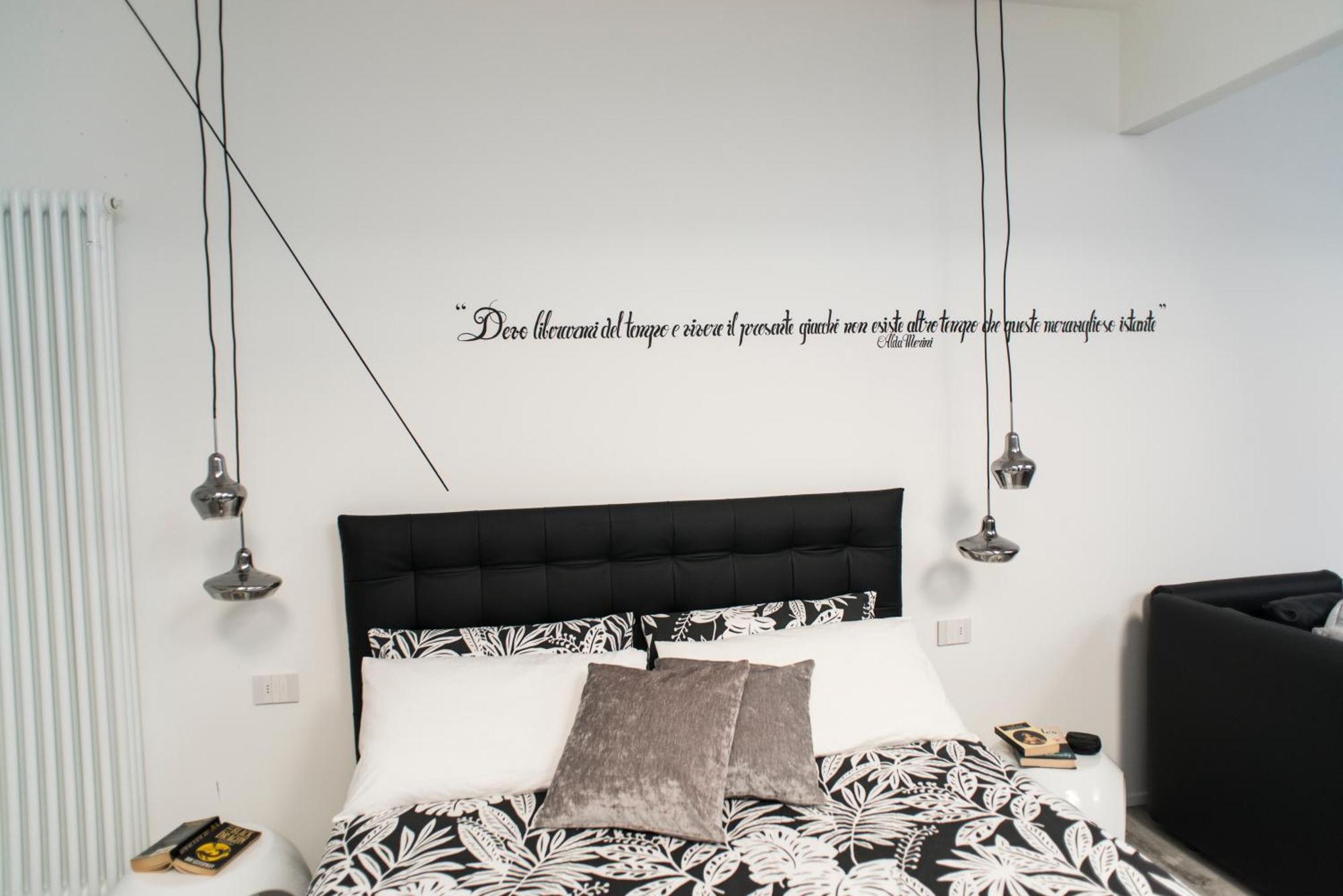 La Viscontea Apartment Леко Екстериор снимка
