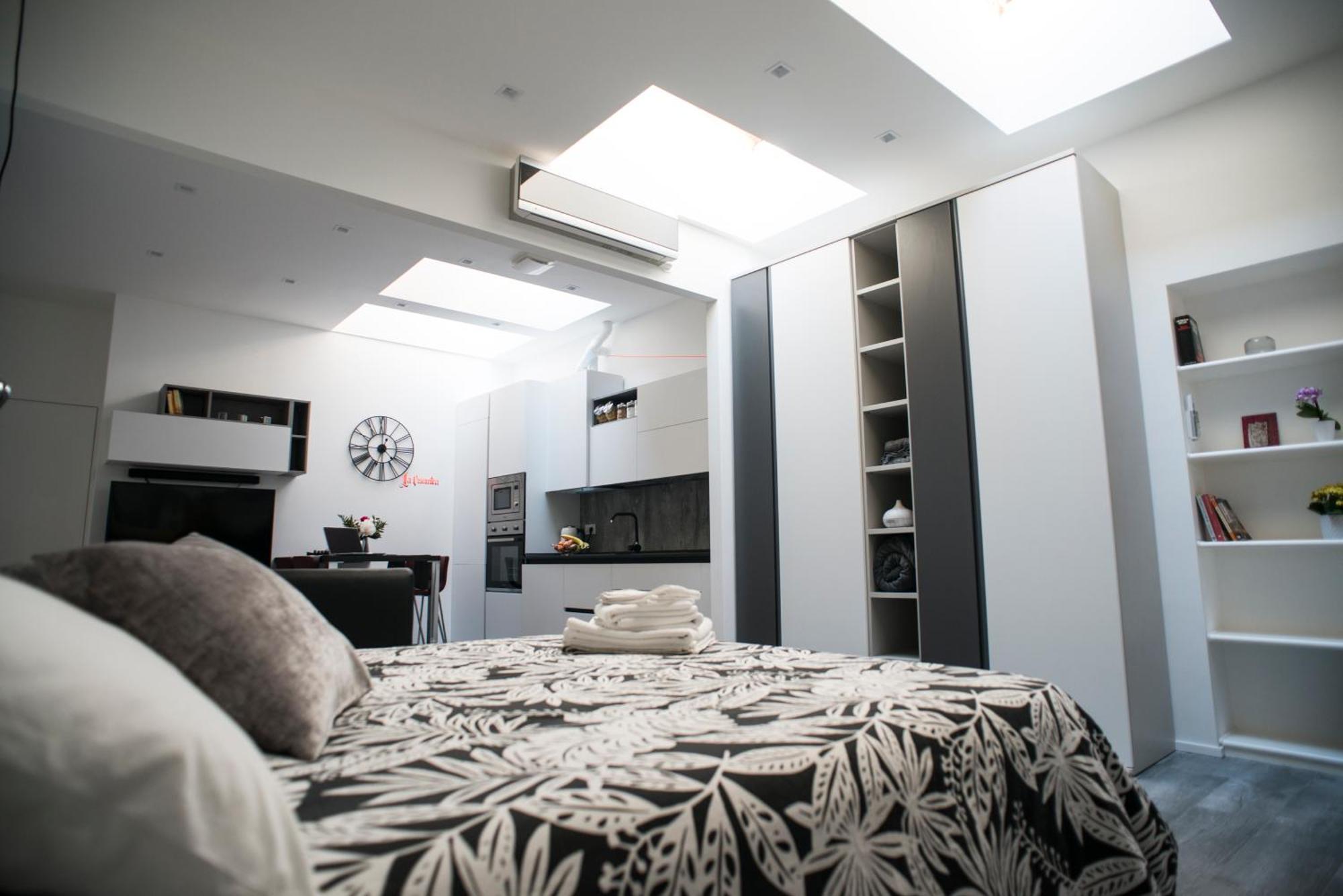 La Viscontea Apartment Леко Екстериор снимка