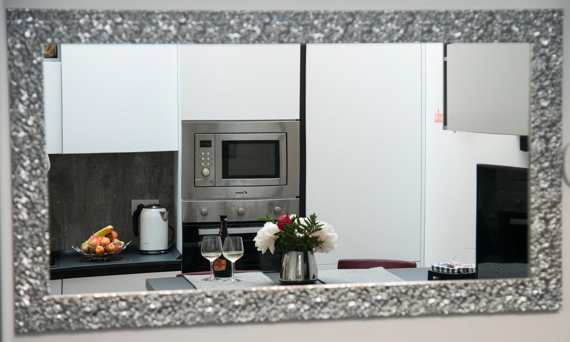 La Viscontea Apartment Леко Екстериор снимка