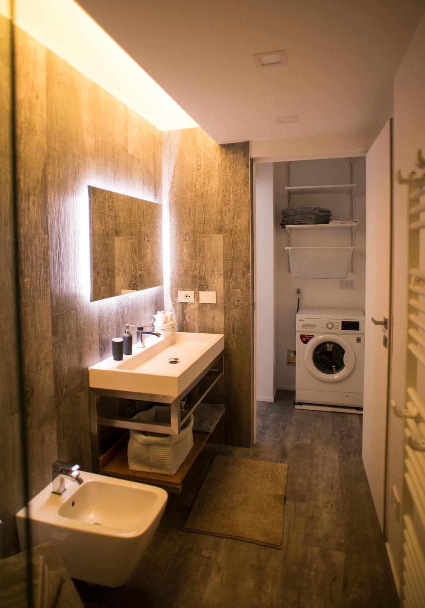 La Viscontea Apartment Леко Екстериор снимка
