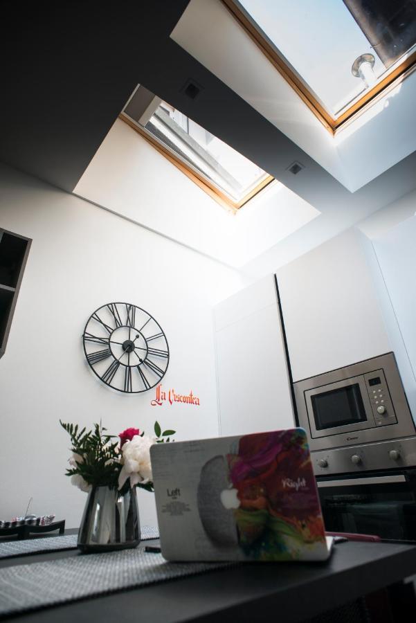 La Viscontea Apartment Леко Екстериор снимка